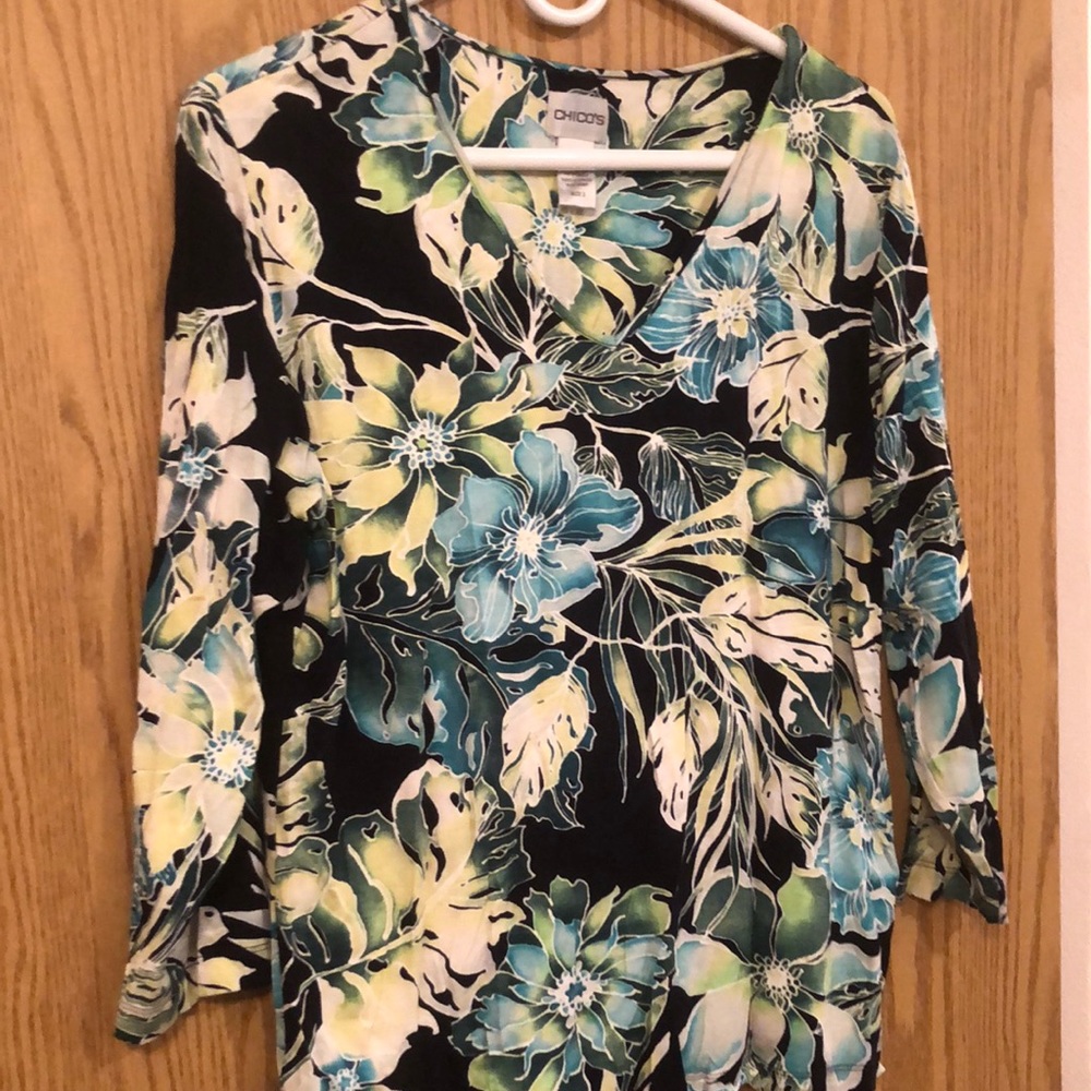 Preowned Chico’s top size 3 Excellent